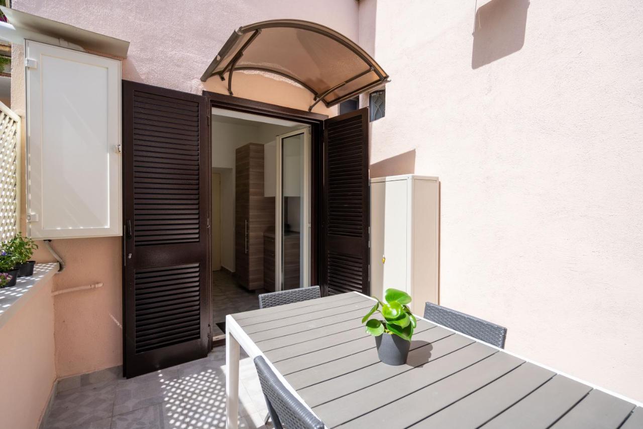 Appartamento Elegante Con Terrazzino Nel Centro Di Napoli Eksteriør bilde