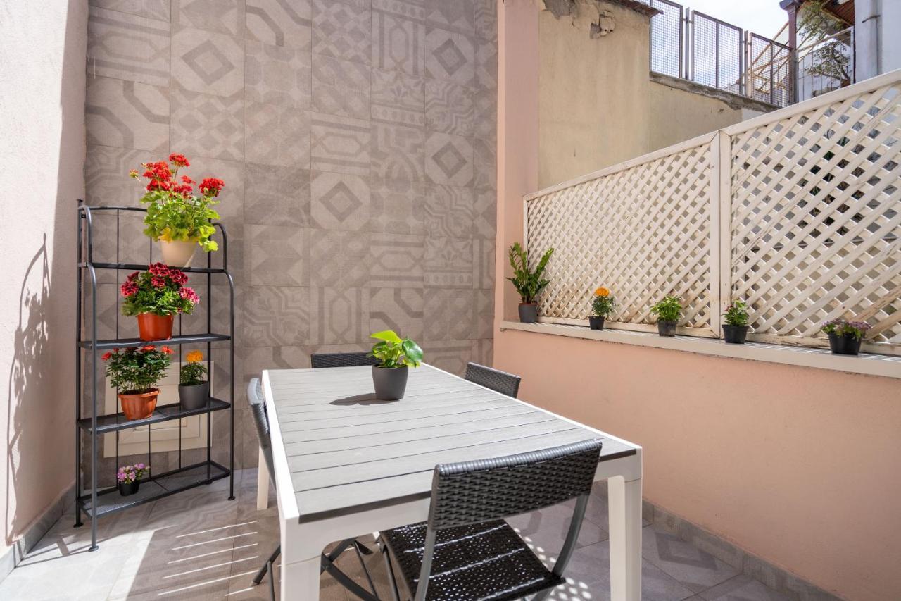 Appartamento Elegante Con Terrazzino Nel Centro Di Napoli Eksteriør bilde